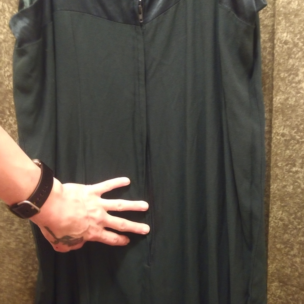 Dress - Picture 10 of 10